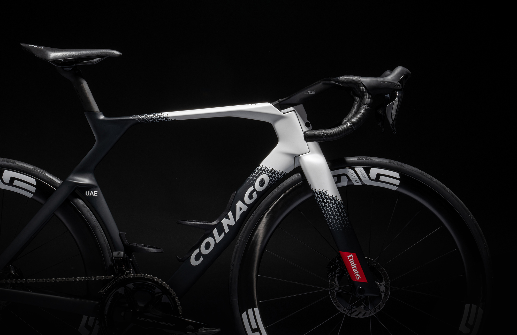 NEW! ”Built To Defy Wind – 気流に挑む – ” 新モデル「Y1Rs」誕生