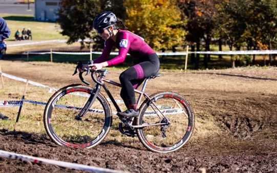 CXレースでのタイヤ選びのコツがわかる！西山みゆき選手レースレポート