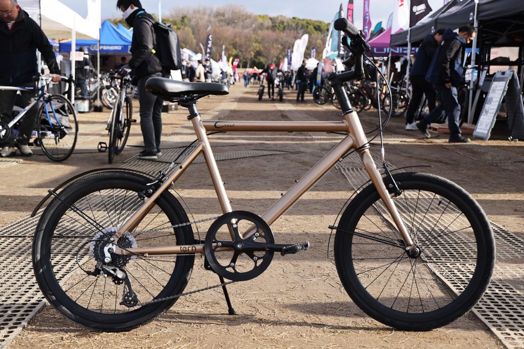 CREST限定カラー