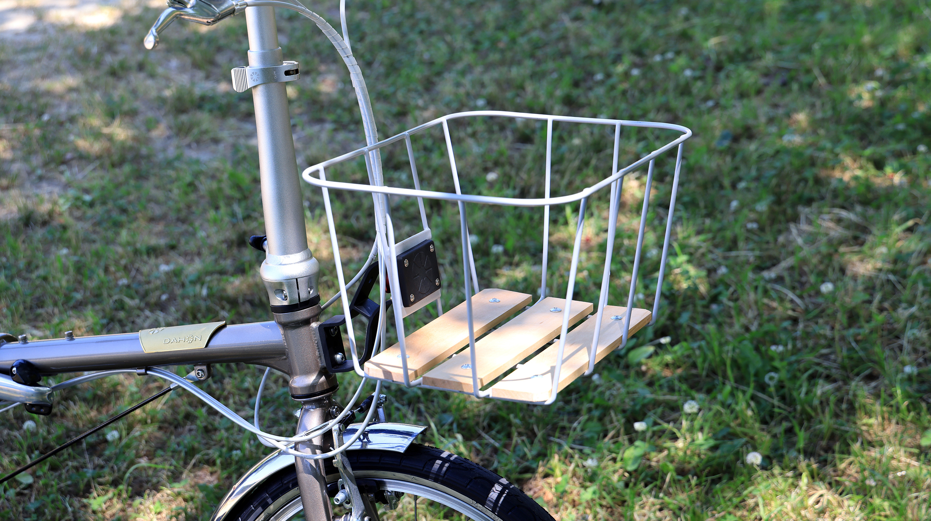 気軽でオシャレな木製プレートのワイヤーバスケット「Timber Touch Basket」が登場