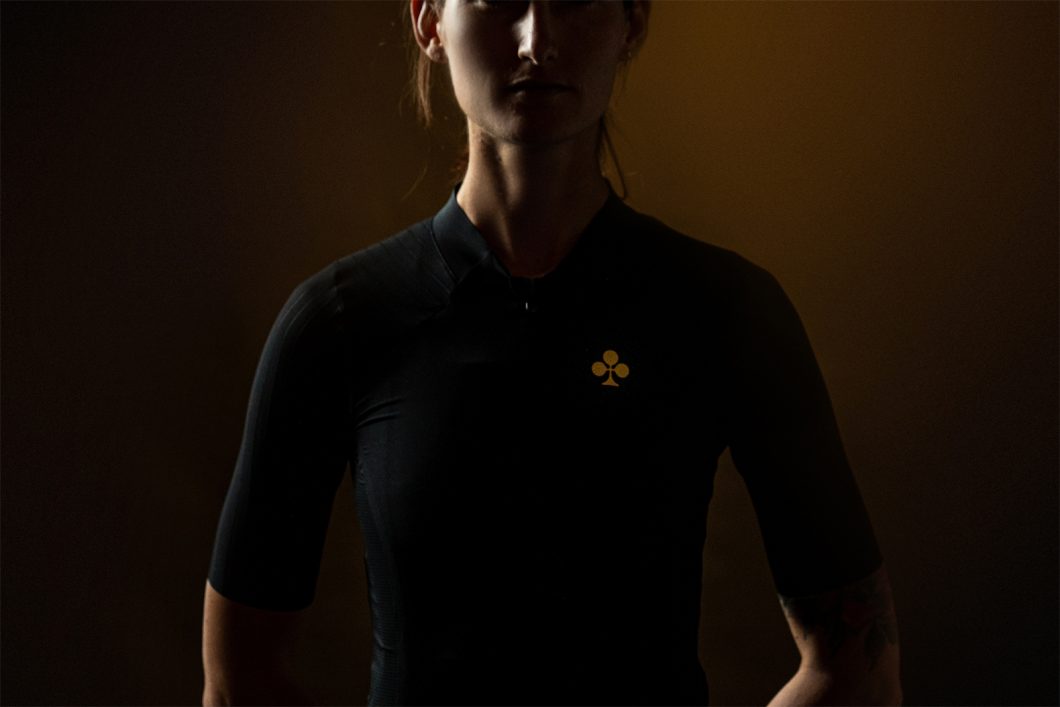 ロードバイク　COLNAGOアパレルの取り扱いを開始　Ace Aerodynamic Cycling Jersey Women