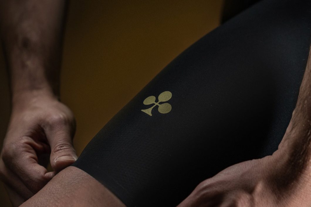 ロードバイク　COLNAGOアパレルの取り扱いを開始　Ace Cycling Bib Men
